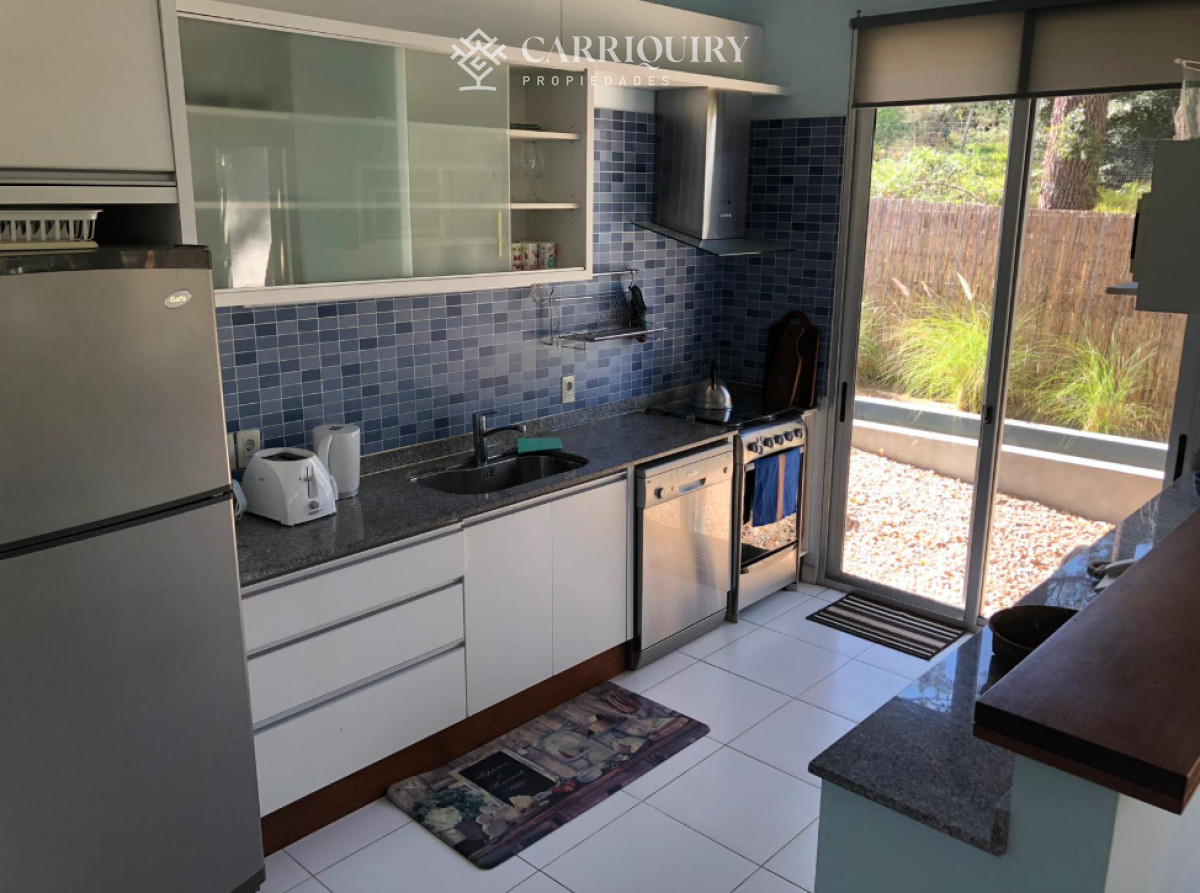 Casa ID.9039/Casa-de-2-dormitorios-en-Suite-con-piscin-y-parrillero-en-El-Chorro--Manantiales - Casa de 4 dormitorios en alquiler en Montoya