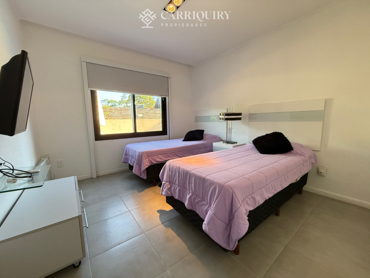 Casa ID.8489/Paradas-Playa-Mansa-Punta-del-este - Alquiler temporario en excelente casa de 2 dormitorios en barrio privado en Pinares