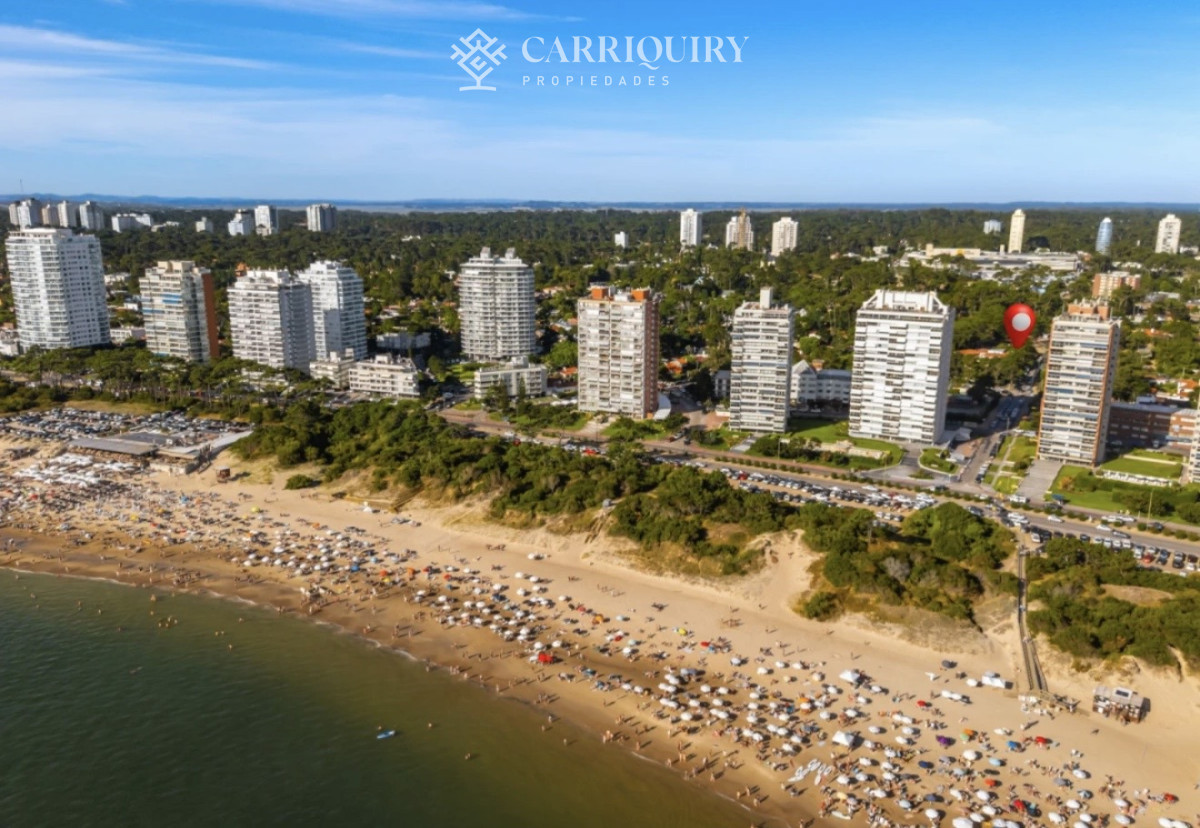Casa ID.10178 - CASA EN VENTA PLAYA MANSA 5 DORMITORIOS