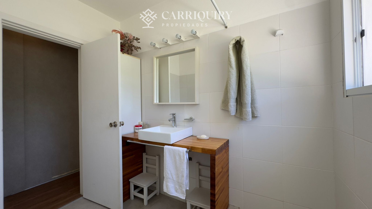 Casa ID.1222/Casa-en-alquiler-temporario-La-Juanita-3-dormitorios - Casa en alquiler temporario Lugano 3 dormitorios