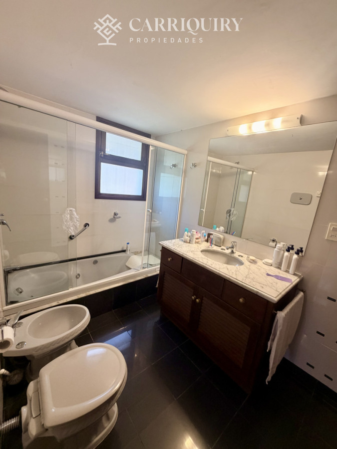 Casa ID.10637 - Casa en Venta en Playa Mansa sobre Avenida Cabildo