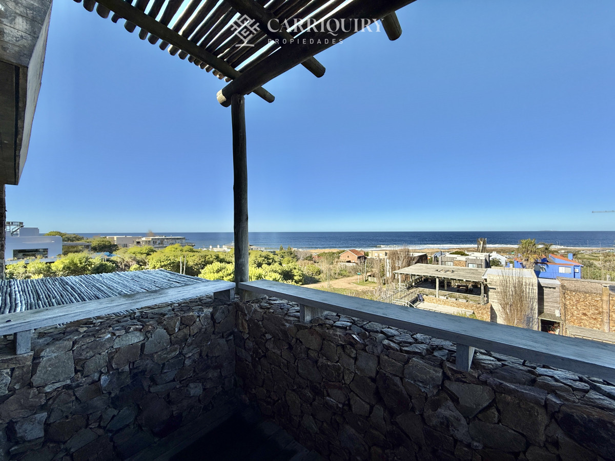 Casa ID.9058/Oportunidad-en-venta-a-estrenar-a-300-mtrs-del-Mar-En-La-Barra-- - Casa Principal con 3 dormitorios, Pisicina, Gimnasio y vista al mar en Mannatiales - El Chorro