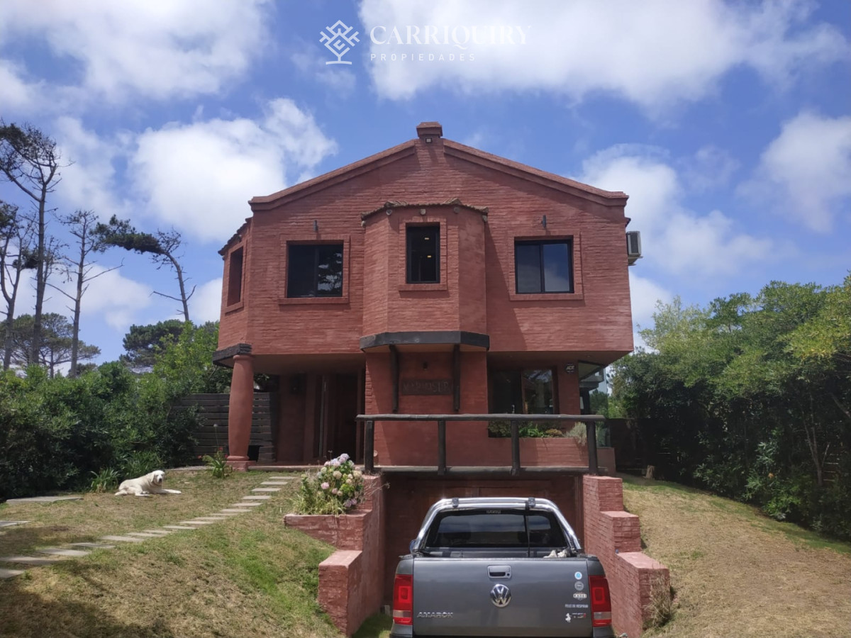 Casa ID.9609/Casa-en-venta-en-Laguna-de-los-Cisnes - CASA EN VENTA LA BARRA 