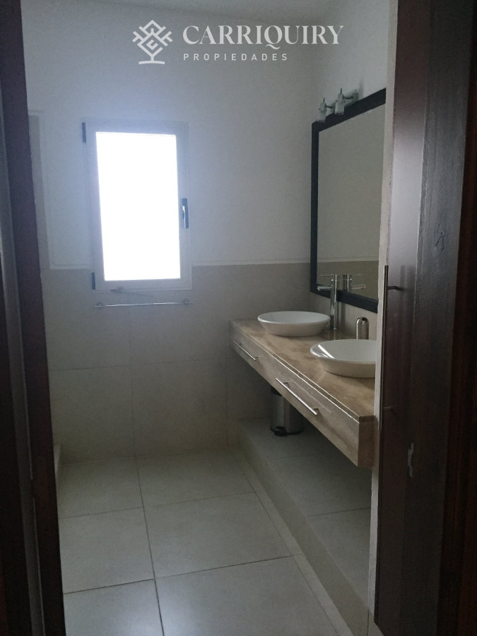 Casa ID.7983/Casa-de-3-dormitorios-en-Montoya-La-Barra - Casa en alquiler de 4 dormitorios en Montoya - La Barra
