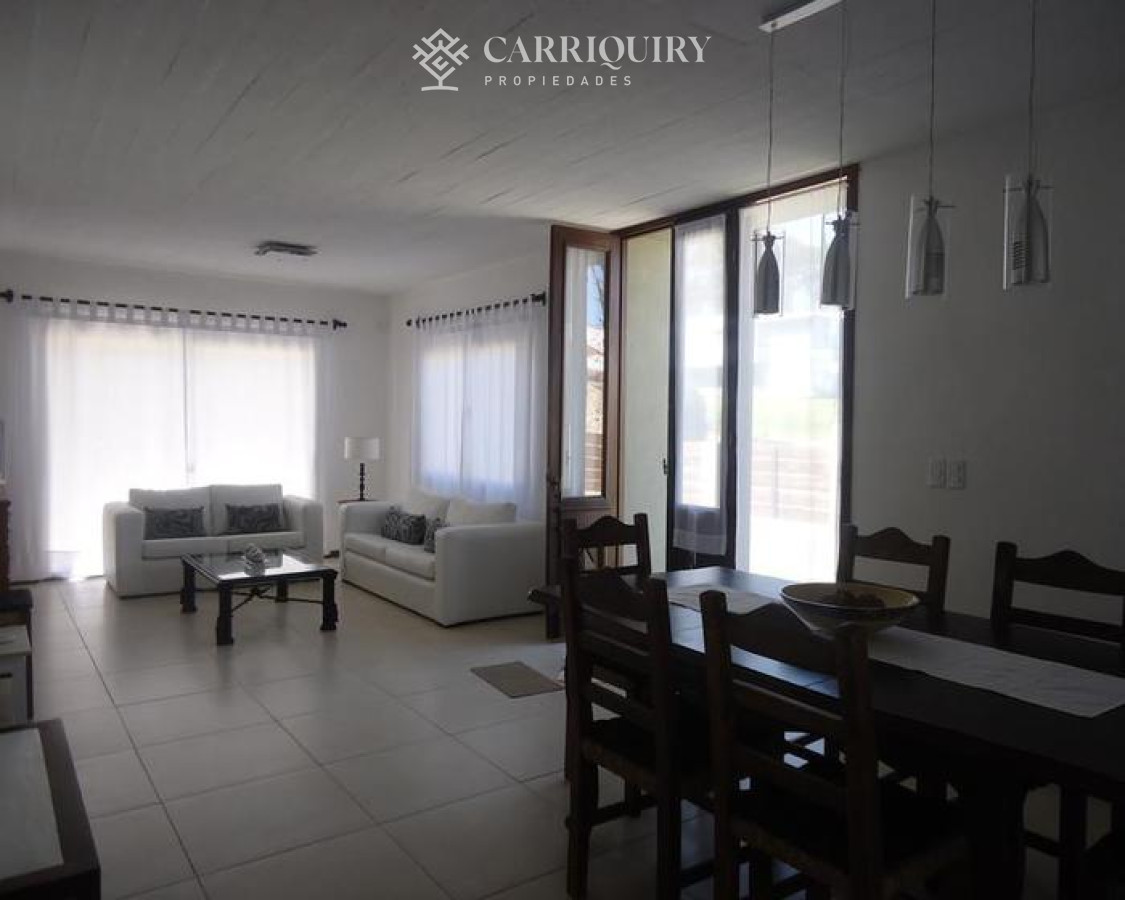 Casa ID.7983/Casa-de-3-dormitorios-en-Montoya-La-Barra - Casa en alquiler de 4 dormitorios en Montoya - La Barra