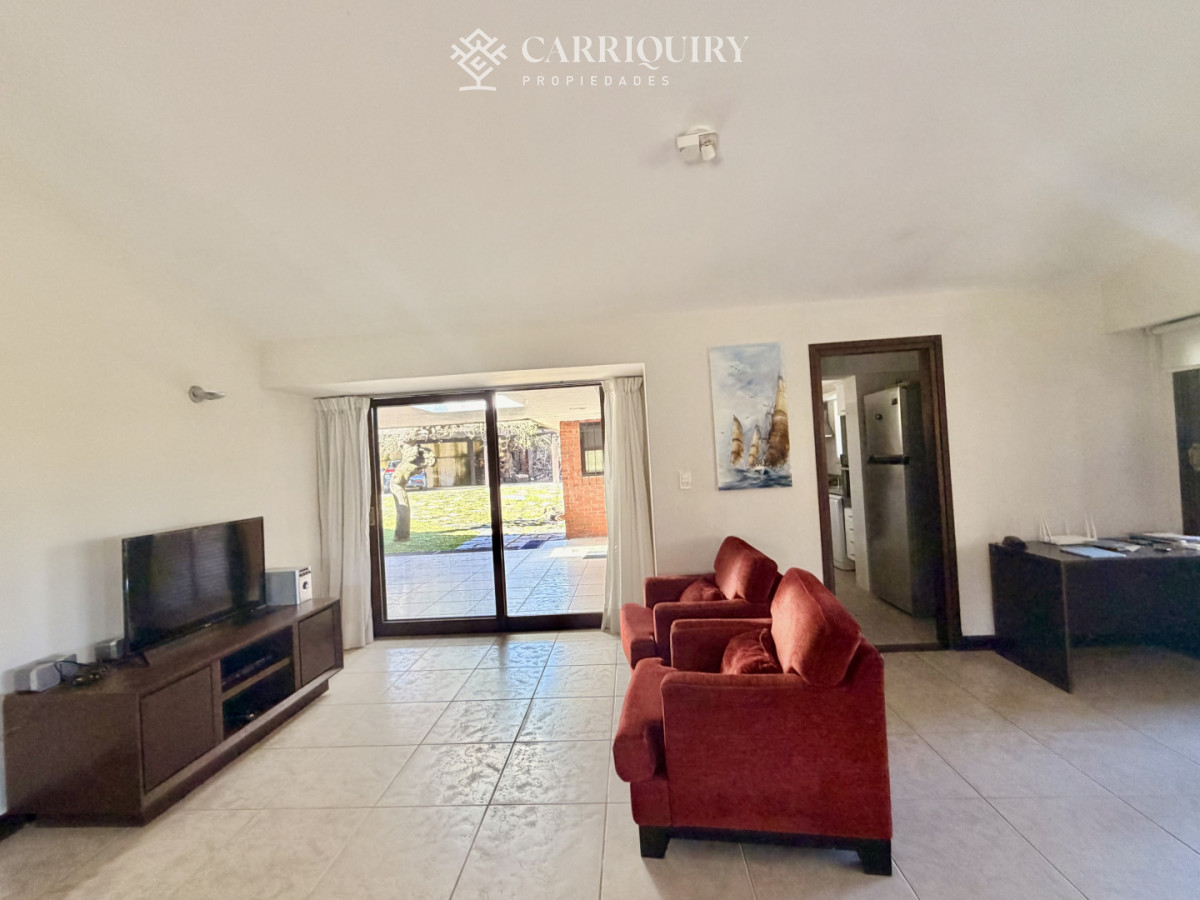 Casa ID.10637 - Casa en Venta en Playa Mansa sobre Avenida Cabildo