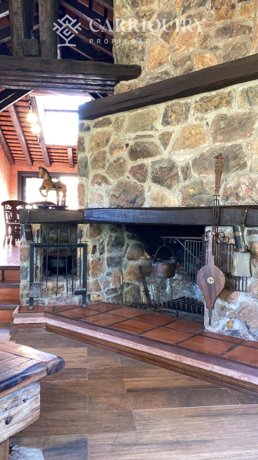 Casa ID.9040/Casa-amplia-de-4-dormitorios-en-suite-y-dependencia-de-servicio.-La-Barra--Montoya- - Casa en alquiler 4 dormitorios y dependencia. Piscina climatizada en Montoya