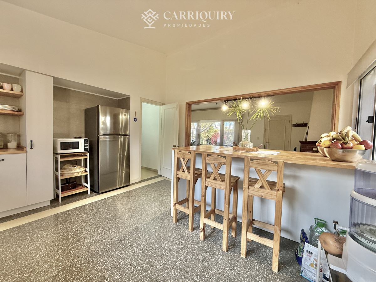 Casa ID.9087 - OPORTUNIDAD CASA EN PLAYA MANSA EN 4 DORMITORIOS ZONA CON POTENCIAL COMERCIAL