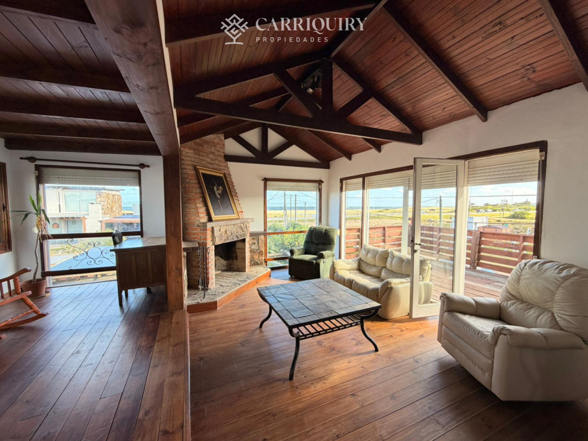 Casa ID.7937/Casa-minimalista-3-dormitorios-en-venta! - Casa con vista al mar