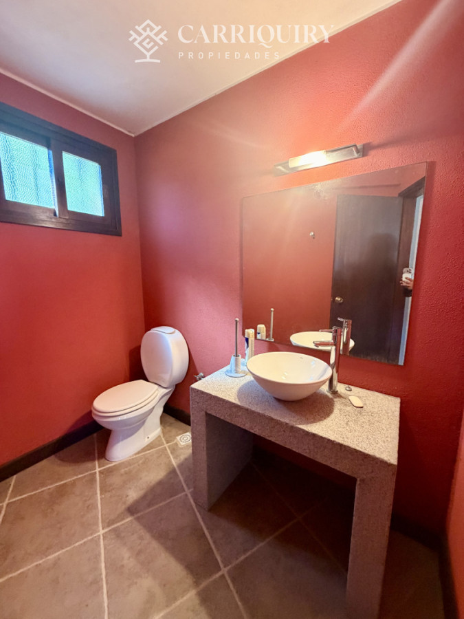Casa ID.10637 - Casa en Venta en Playa Mansa sobre Avenida Cabildo