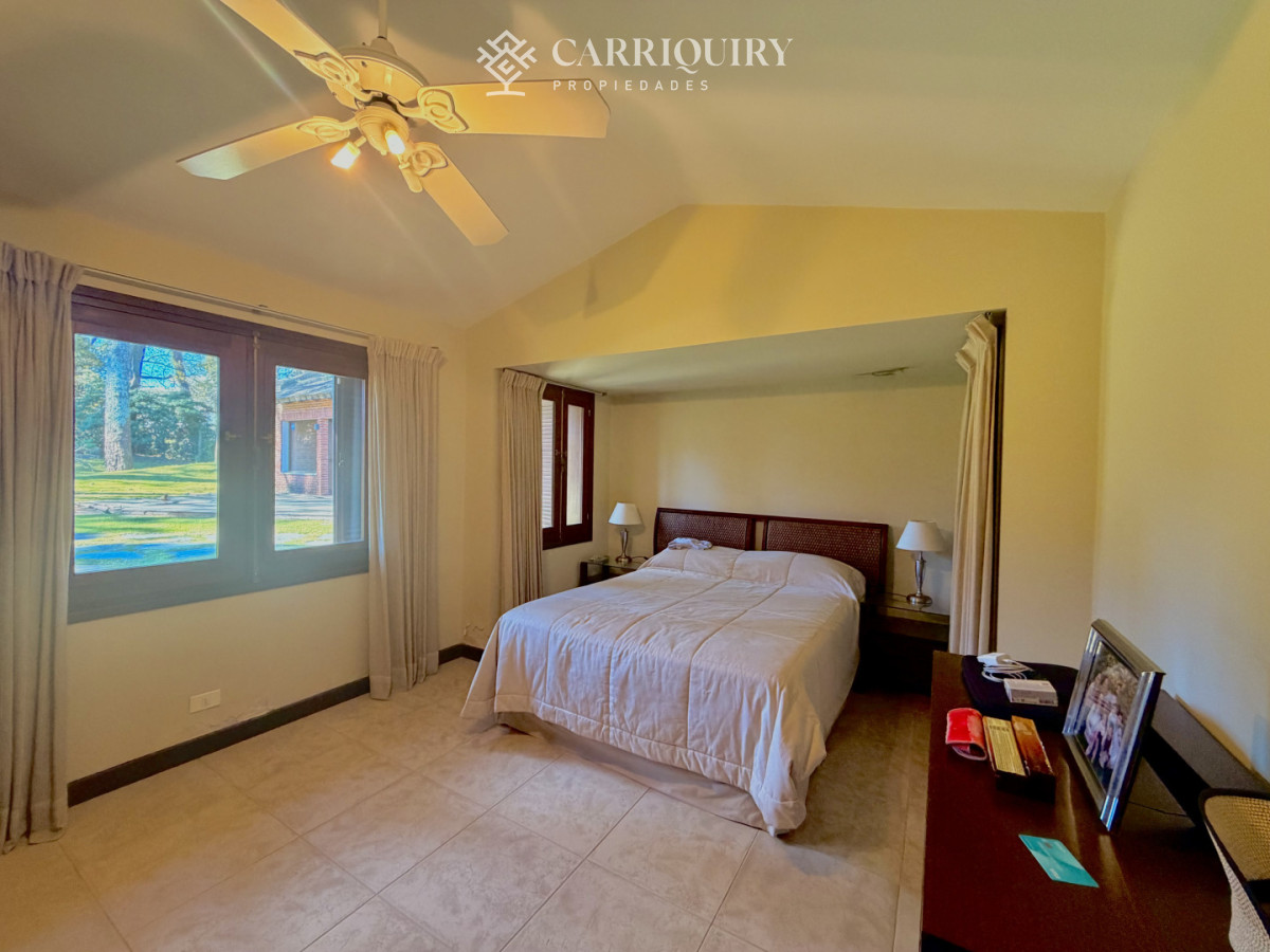 Casa ID.10637 - Casa en Venta en Playa Mansa sobre Avenida Cabildo
