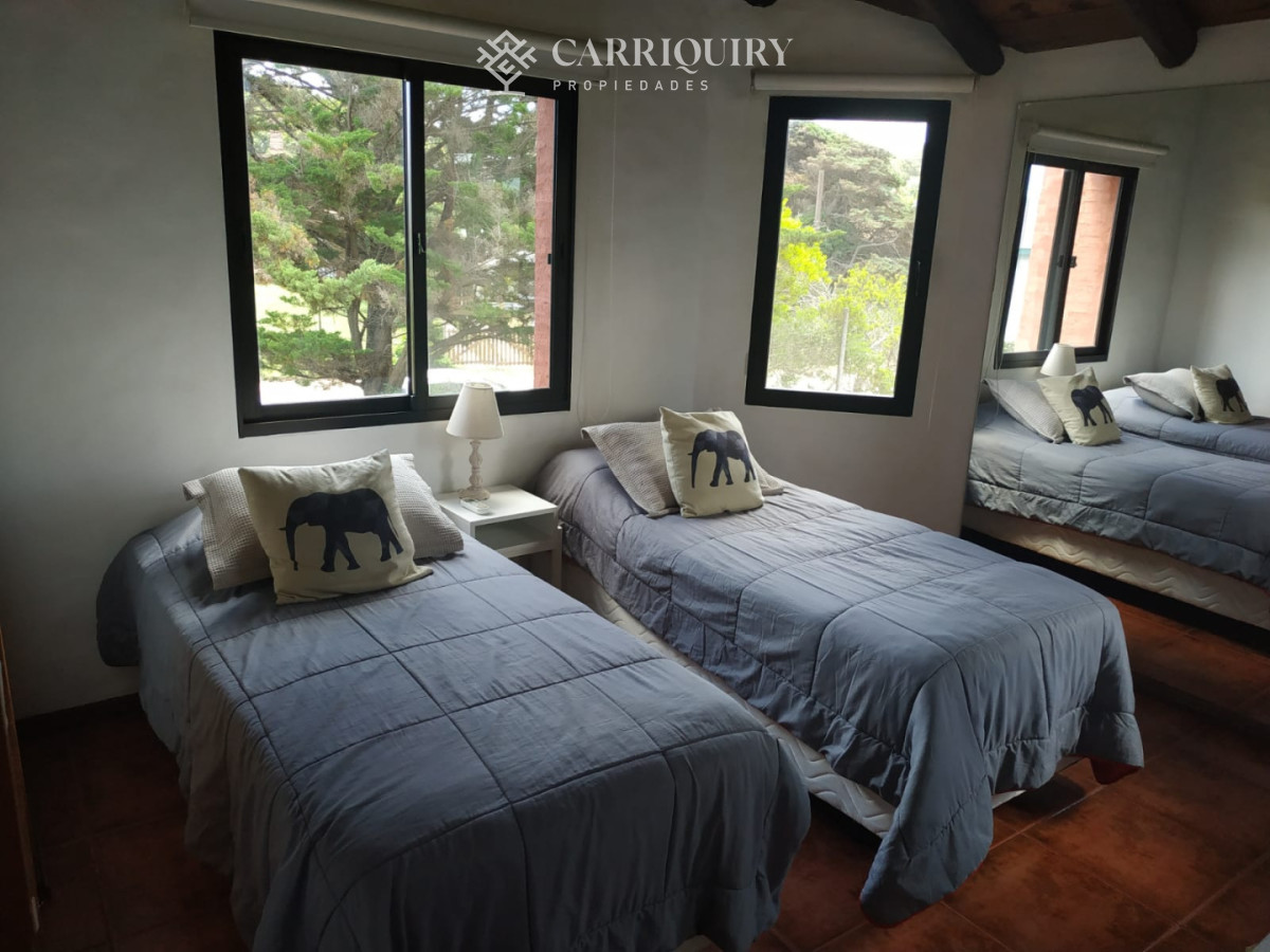 Casa ID.9609/Casa-en-venta-en-Laguna-de-los-Cisnes - CASA EN VENTA LA BARRA 