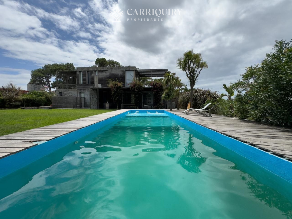 Casa ID.10643/Casa-en-Venta-en-parada-10-de-la-mansa,-4000mts-de-terreno- - Casa Paloma — moderna casa de 3 dormitorios en Rincón del Indio