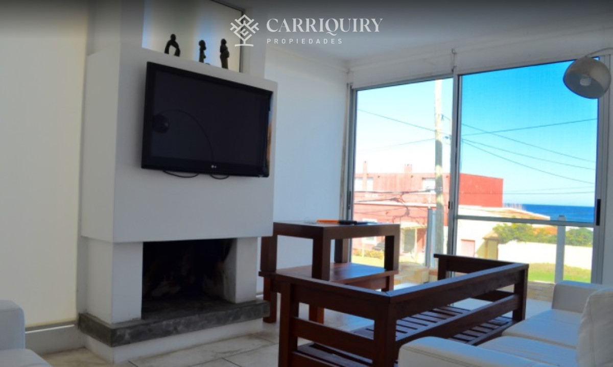 Casa ID.8111/Casa-de-tres-dormitorios-a-metros-del-mar-en-Manantiales-con-piscina-y-parrillero. - Alquiler de casa en manantiales de 3 dormitorios y 2 baños. Piscina y parrillero