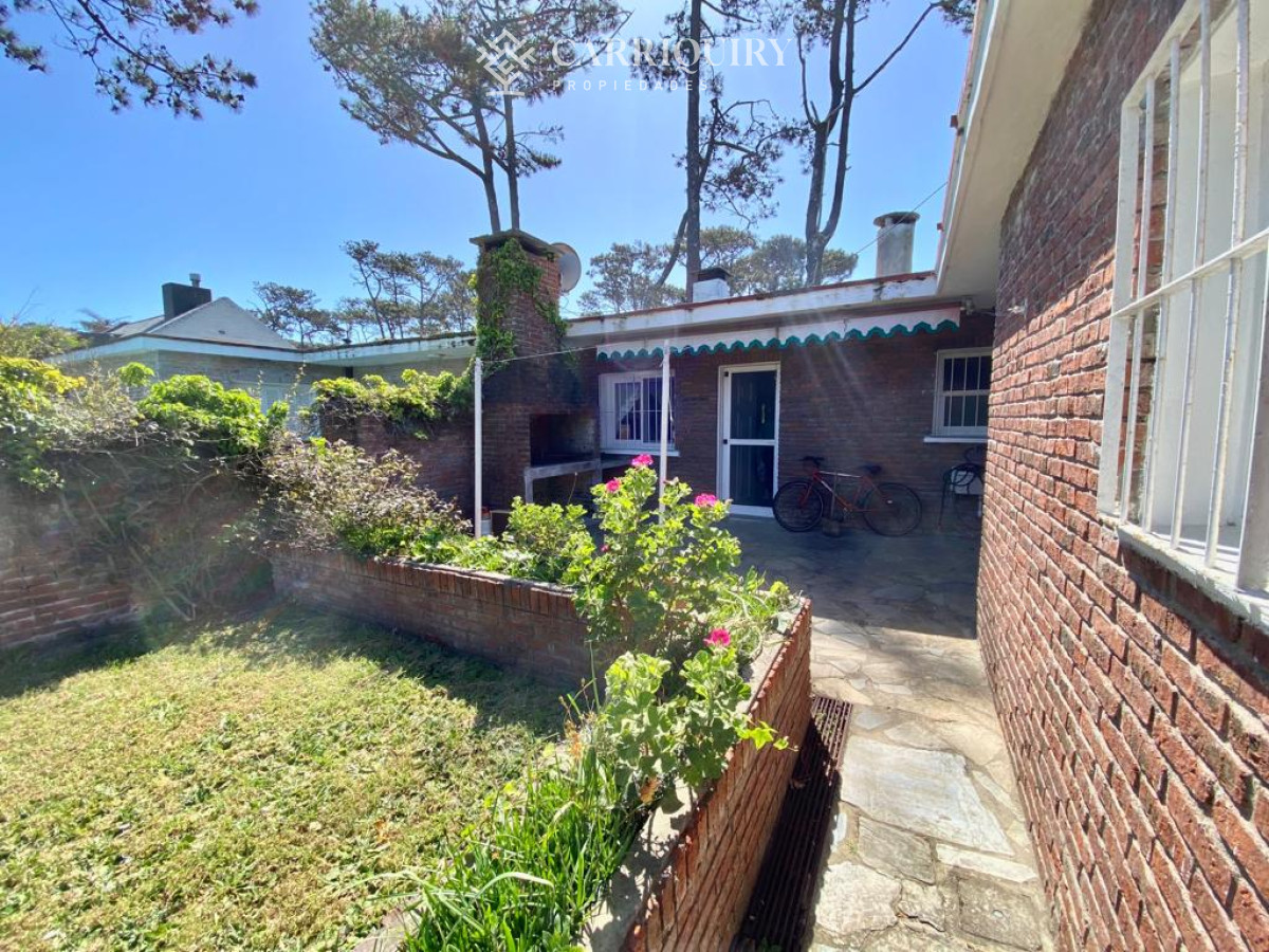 Casa ID.7195/HERMOSA-CASA-A-ESTRENAR-EN-UN-ENTORNO-UNICO-DE-NATURALEZA-FRENTE-AL-ARROYO-EL-POTRERO - Muy buena casa de 3 dormitorios en alquiler temporario en zona San Rafael