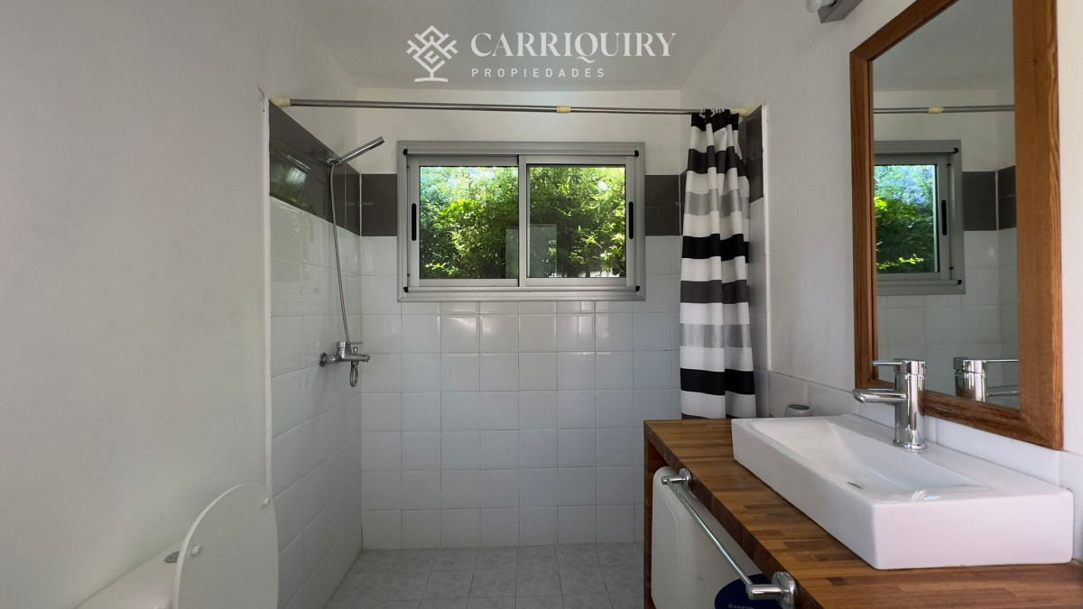 Casa ID.1222/Casa-en-alquiler-temporario-La-Juanita-3-dormitorios - Casa en alquiler temporario Lugano 3 dormitorios