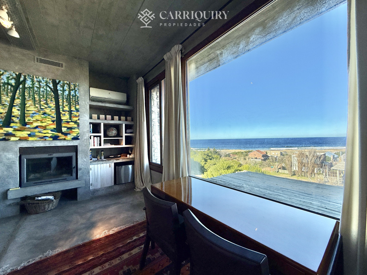 Casa ID.9058/Oportunidad-en-venta-a-estrenar-a-300-mtrs-del-Mar-En-La-Barra-- - Casa Principal con 3 dormitorios, Pisicina, Gimnasio y vista al mar en Mannatiales - El Chorro