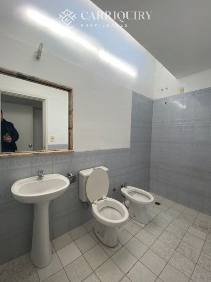 Casa ID.10398/Alquiler-temporario-y-anual-de-excelente-casa-de-3-dormitorios-en-La-Barra - OPORTUNIDAD DE INVERSION EN CENTRO DE MALDONADO CASA CON EXCELENTE UBICACION Y BUEN TERRENO