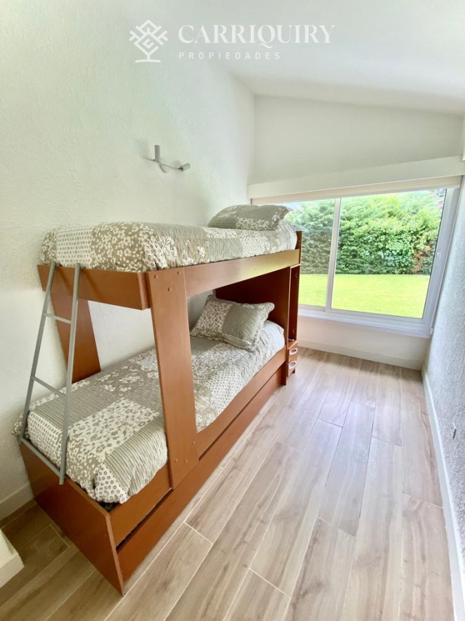 Casa ID.3953/Casa-en-alquiler-temporario-Playa-Mansa-3-dormitorios - Casa en alquiler temporario Playa Mansa 4 dormitorios