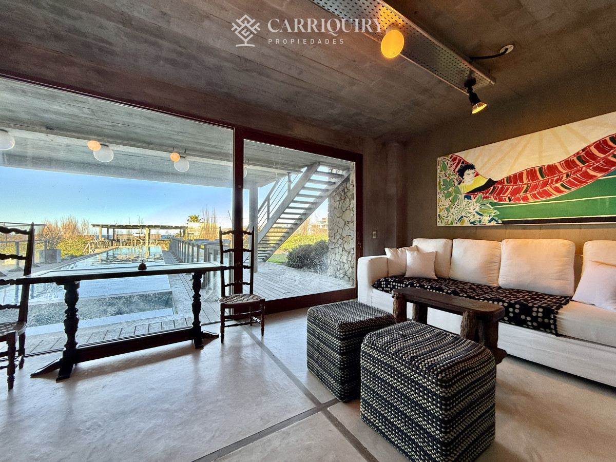 Casa ID.9058/Oportunidad-en-venta-a-estrenar-a-300-mtrs-del-Mar-En-La-Barra-- - Casa Principal con 3 dormitorios, Pisicina, Gimnasio y vista al mar en Mannatiales - El Chorro