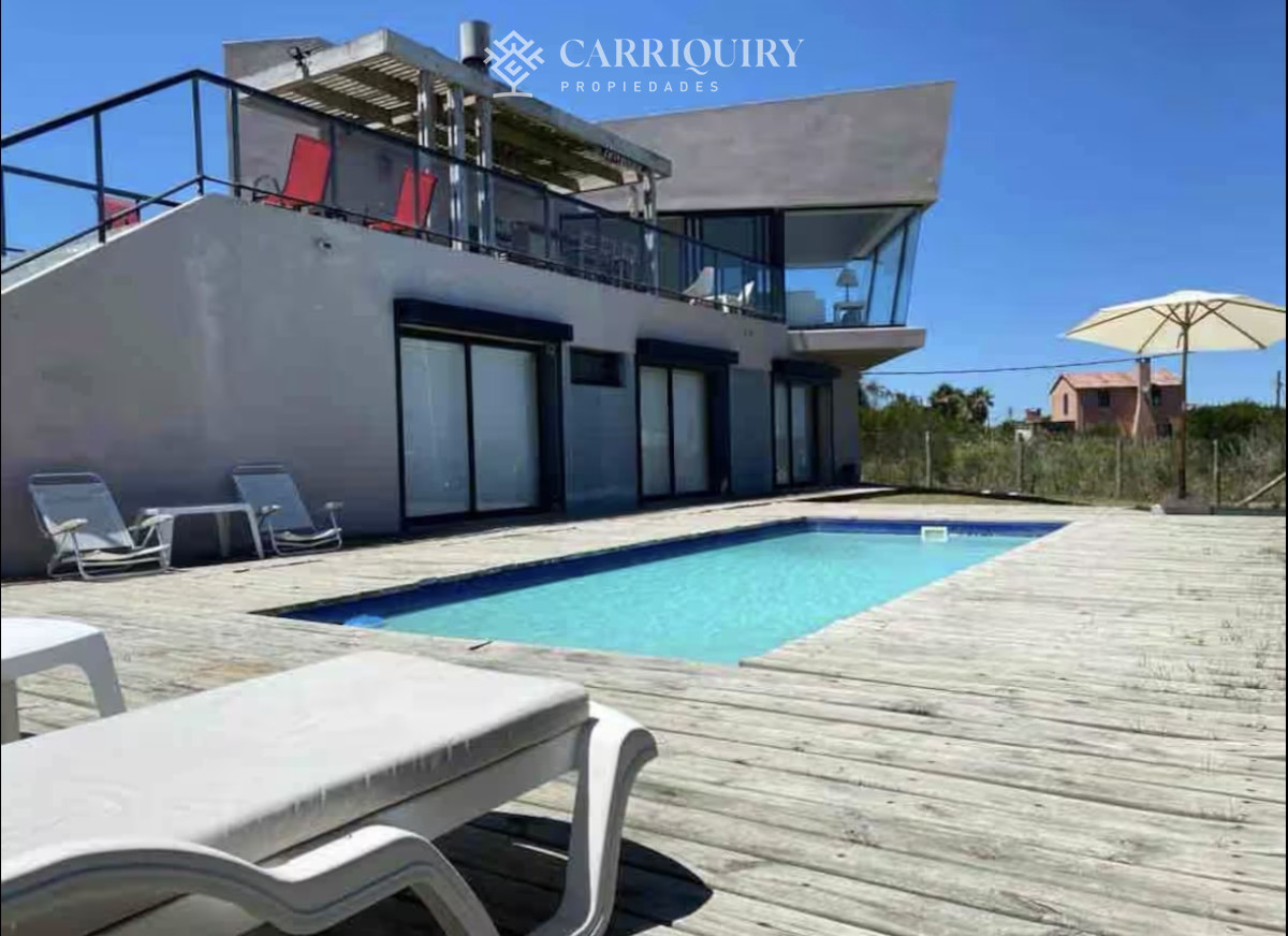 Casa ID.9014 - Casa a la venta en Santa Monica, 3 dormitorios en suite