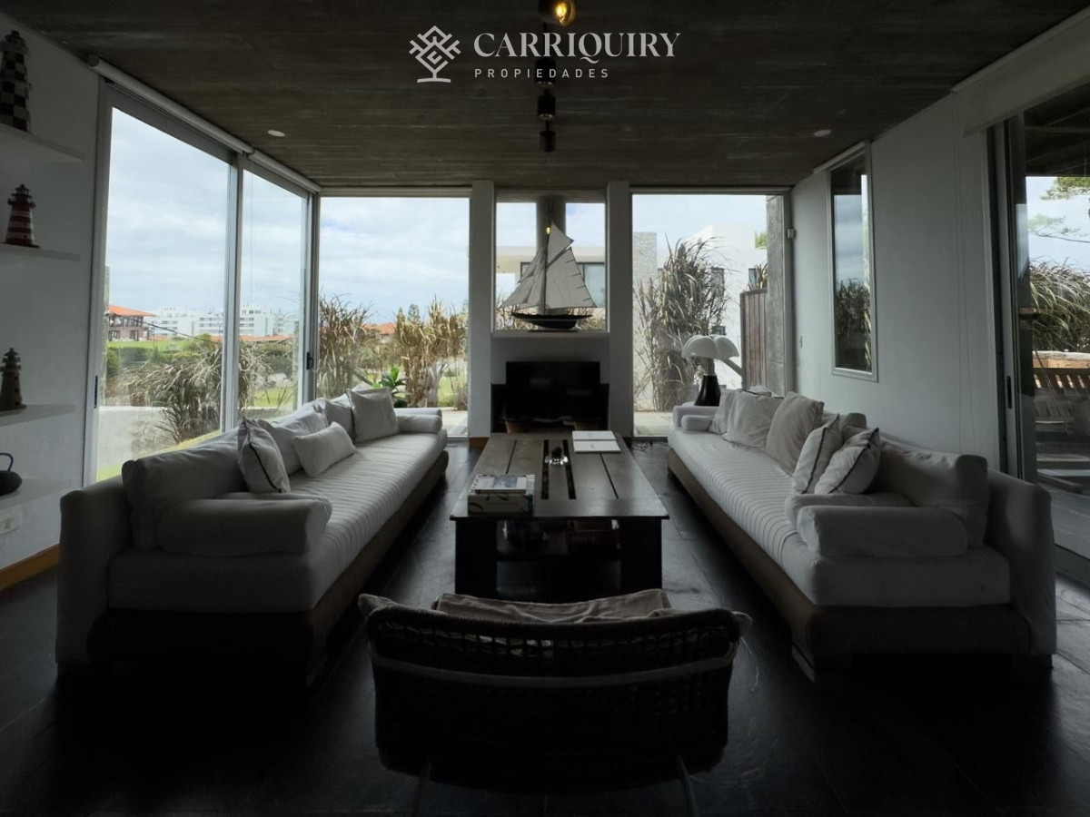Casa ID.10643/Casa-en-Venta-en-parada-10-de-la-mansa,-4000mts-de-terreno- - Casa Paloma — moderna casa de 3 dormitorios en Rincón del Indio
