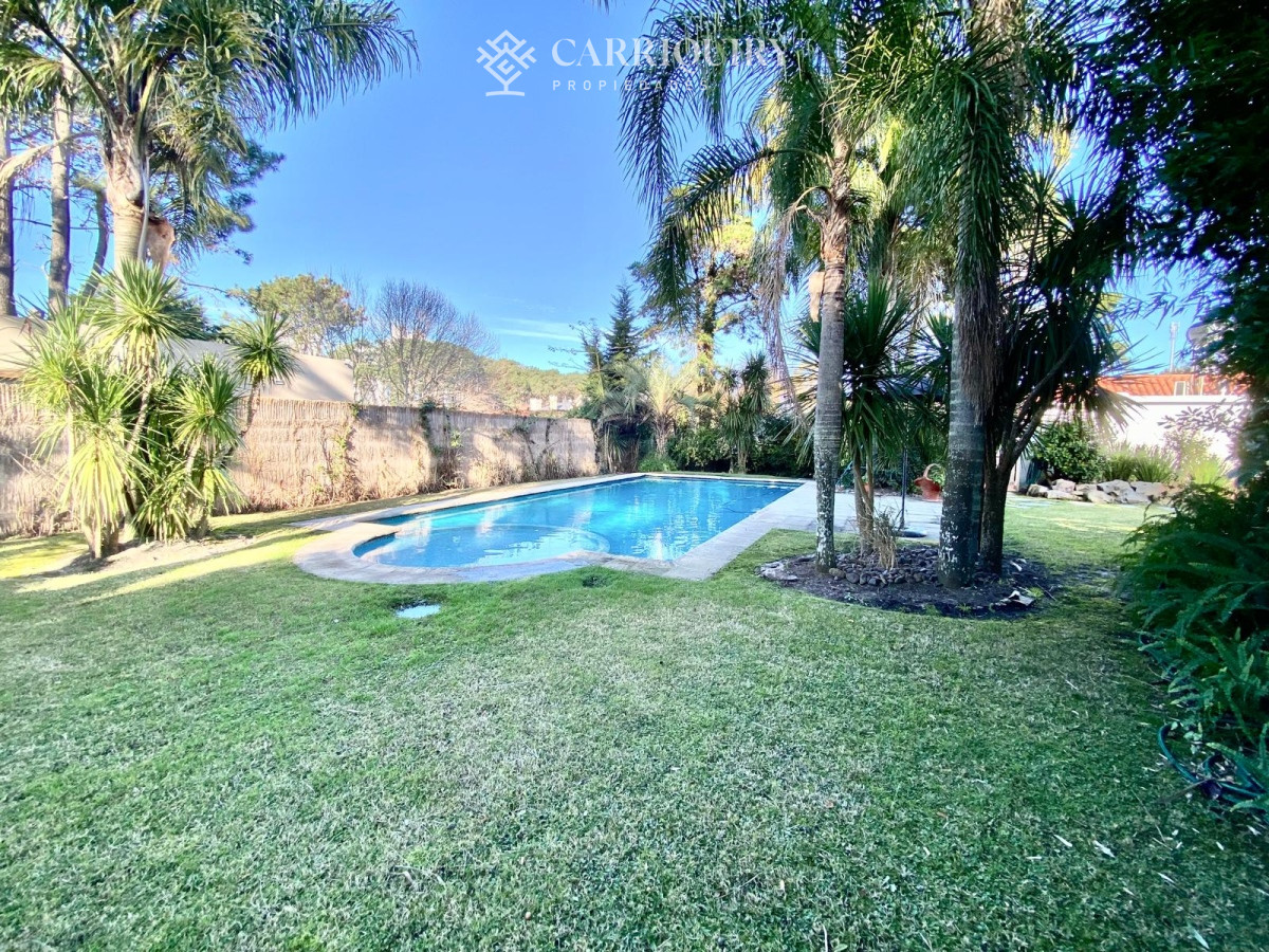 Casa ID.7989/Casa-en-La-Barra - Alquiler Casa  3 dormitorios mas dependencia San Rafael (Punta del Este)