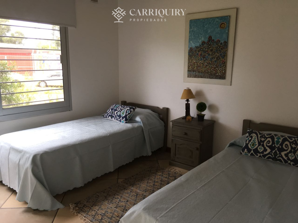 Casa ID.8226/Casa-a-pasas-de-la-playa-de-2-dormitorios.-Alquiler-temporario - Casa de 3 dormitorios en alquiler en La Barra