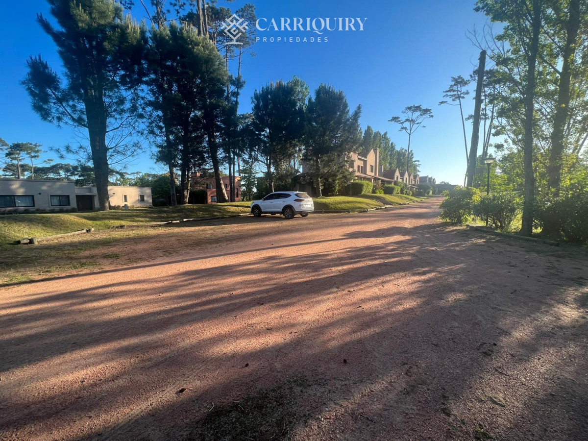 Casa ID.9141/Casa-en-,-4-dormitorios-en-la-barra-a-la-altura-de-La-posta-del-Cangrejo.Ref:-5497 - OPORTUNIDAD !!! Casa en venta de 2 dormitorios en Parque Pinares - Punta del Este