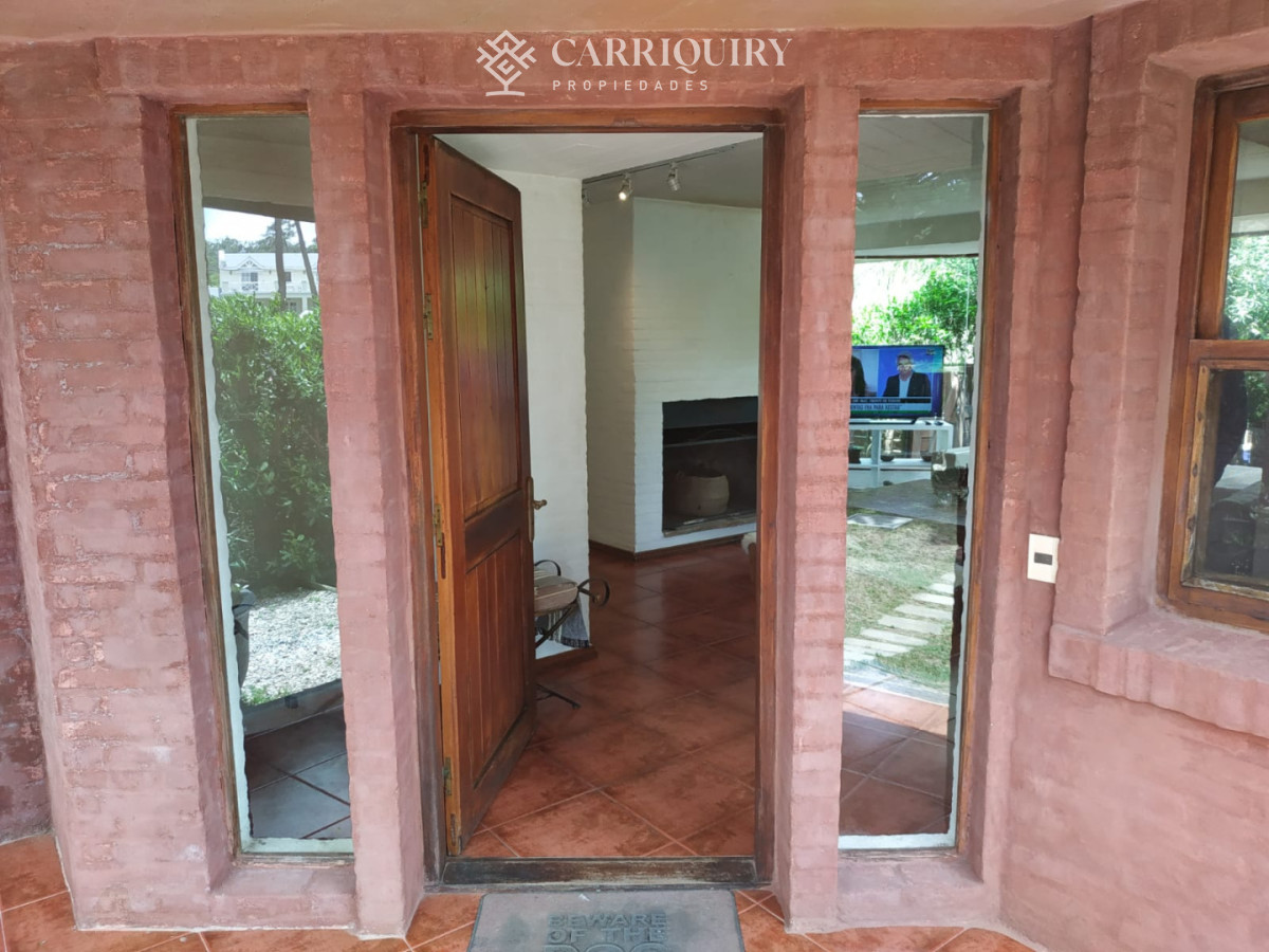 Casa ID.9609/Casa-en-venta-en-Laguna-de-los-Cisnes - CASA EN VENTA LA BARRA 