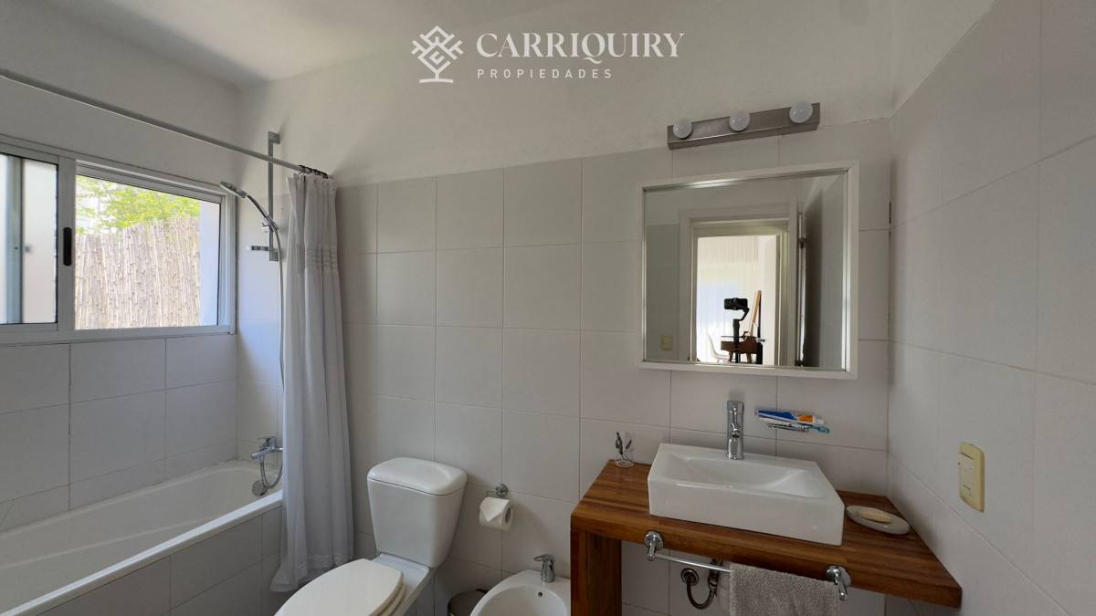 Casa ID.1222/Casa-en-alquiler-temporario-La-Juanita-3-dormitorios - Casa en alquiler temporario Lugano 3 dormitorios