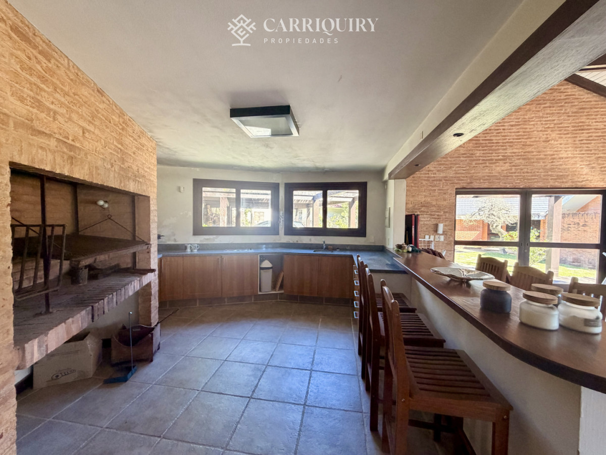 Casa ID.10637 - Casa en Venta en Playa Mansa sobre Avenida Cabildo