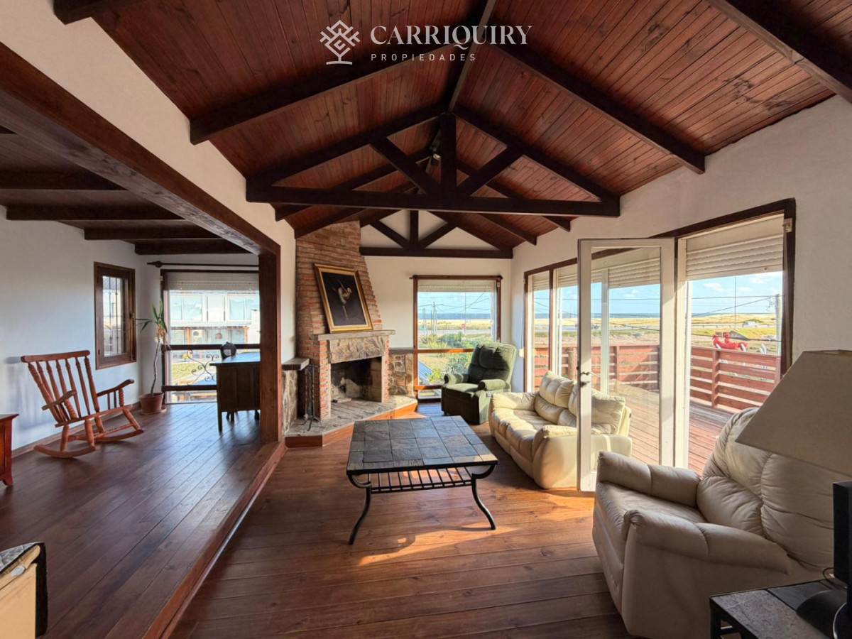 Casa ID.7937/Casa-minimalista-3-dormitorios-en-venta! - Casa con vista al mar