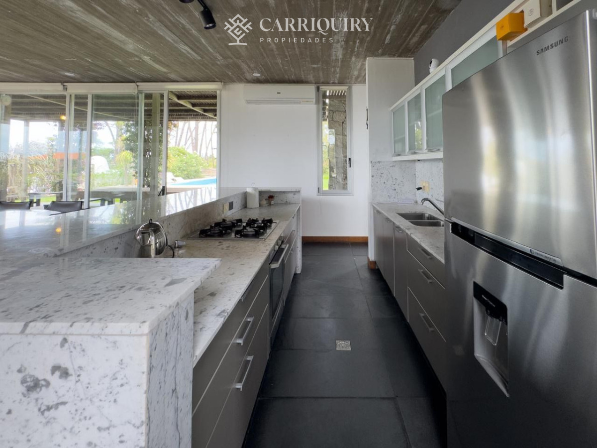 Casa ID.10643/Casa-en-Venta-en-parada-10-de-la-mansa,-4000mts-de-terreno- - Casa Paloma — moderna casa de 3 dormitorios en Rincón del Indio