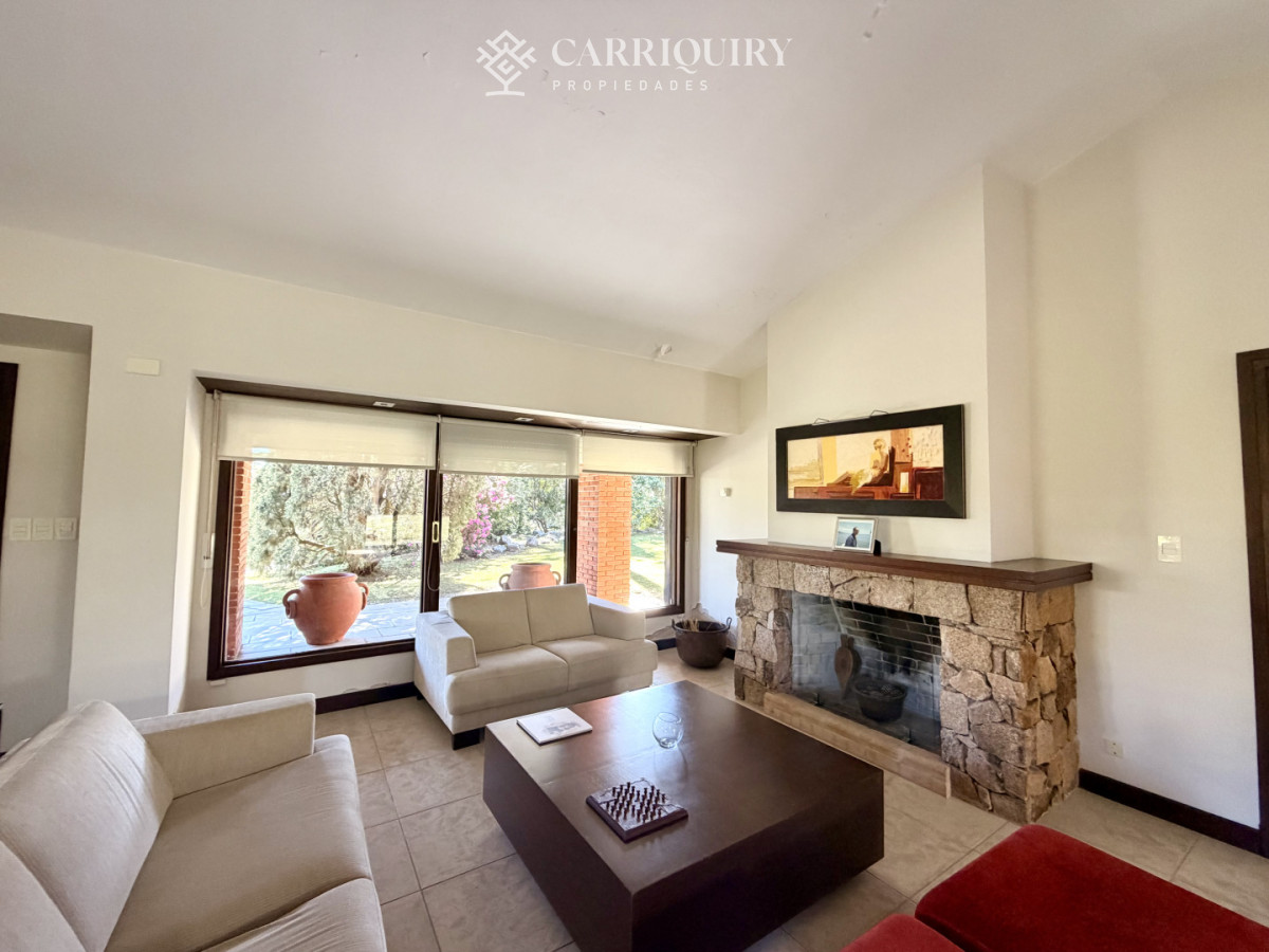 Casa ID.10637 - Casa en Venta en Playa Mansa sobre Avenida Cabildo