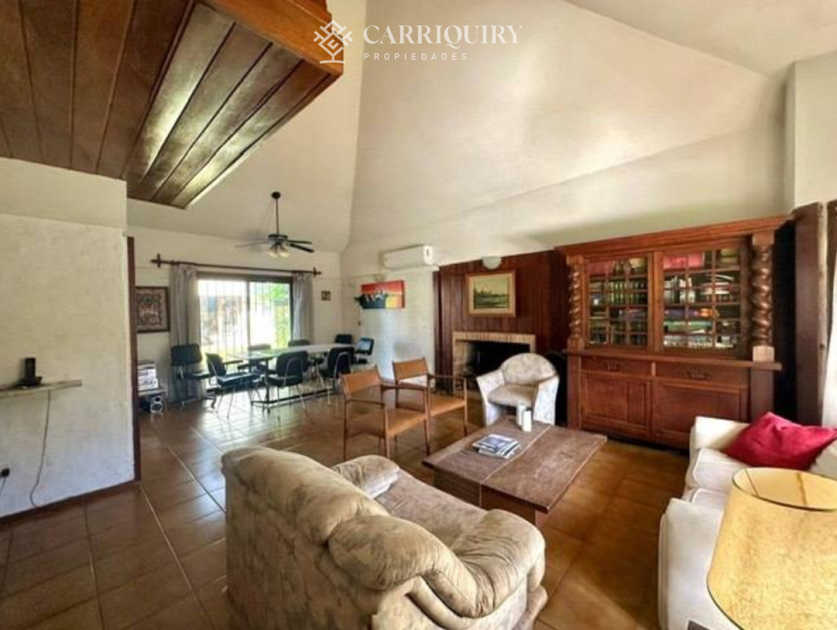 Casa ID.9875 - OPORTUNIDAD CASA EN VENTA 4 DORMITORIOS EN BARRIO CANTEGRIL 