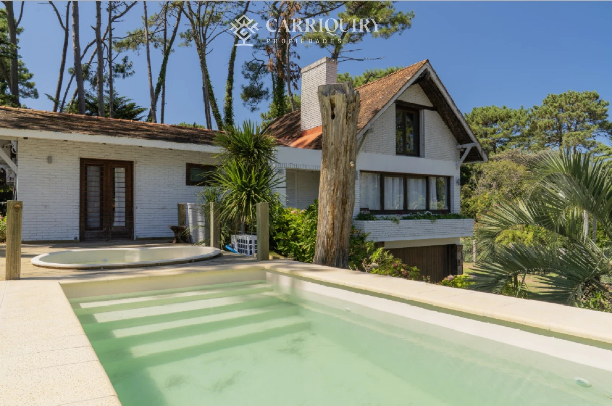 Casa ID.10644 - Exclusiva casa de 4 dormitorios en venta en San Rafael