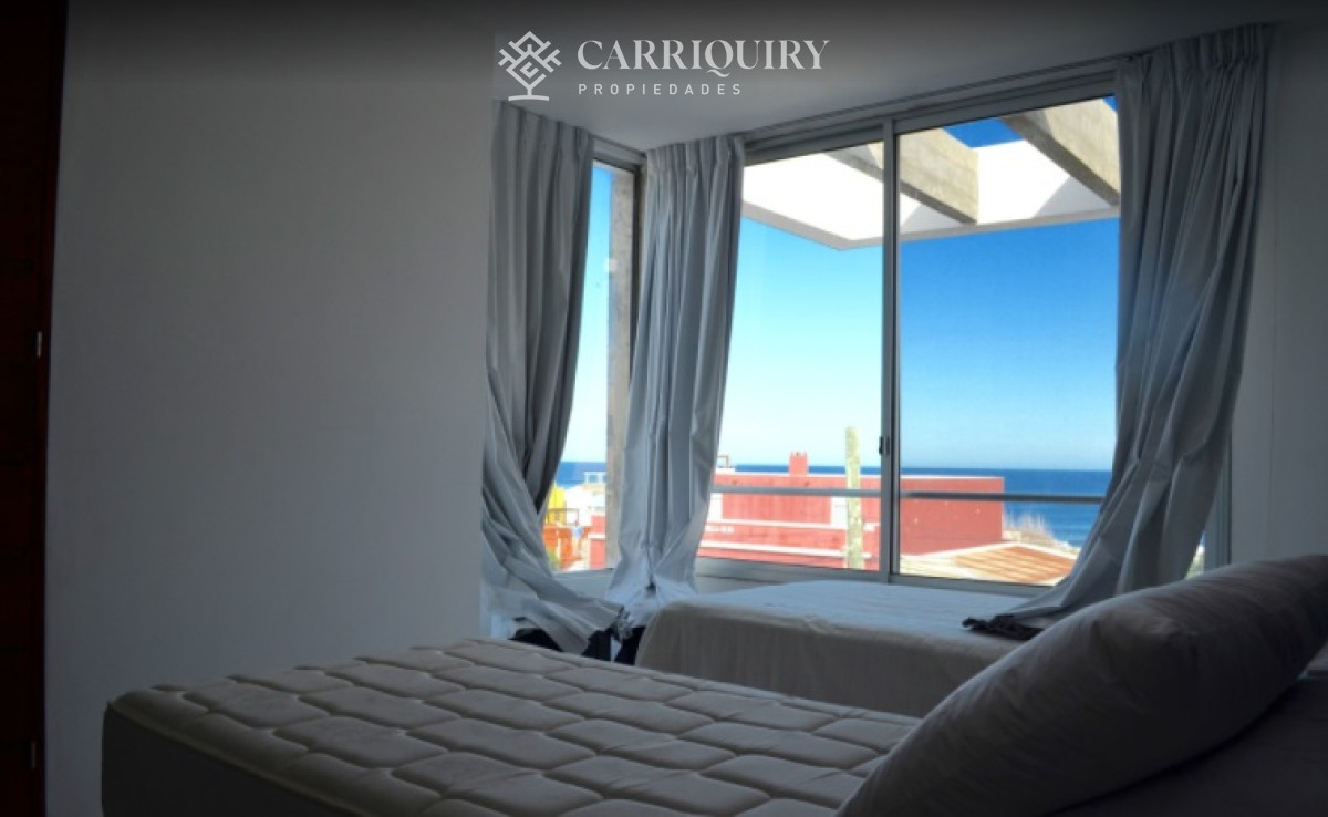 Casa ID.8111/Casa-de-tres-dormitorios-a-metros-del-mar-en-Manantiales-con-piscina-y-parrillero. - Alquiler de casa en manantiales de 3 dormitorios y 2 baños. Piscina y parrillero