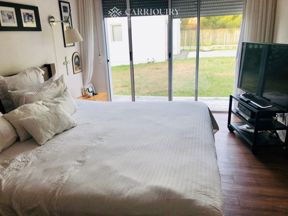 Casa ID.1222/Casa-en-alquiler-temporario-La-Juanita-3-dormitorios - Casa en alquiler temporario Lugano 3 dormitorios