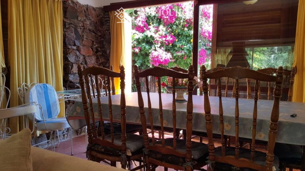 Casa ID.9240/Cómodos-ambientes,-propiedad-ideal-para-vacacionar. -  En la Mansa a solo 3 cuadras del mar .