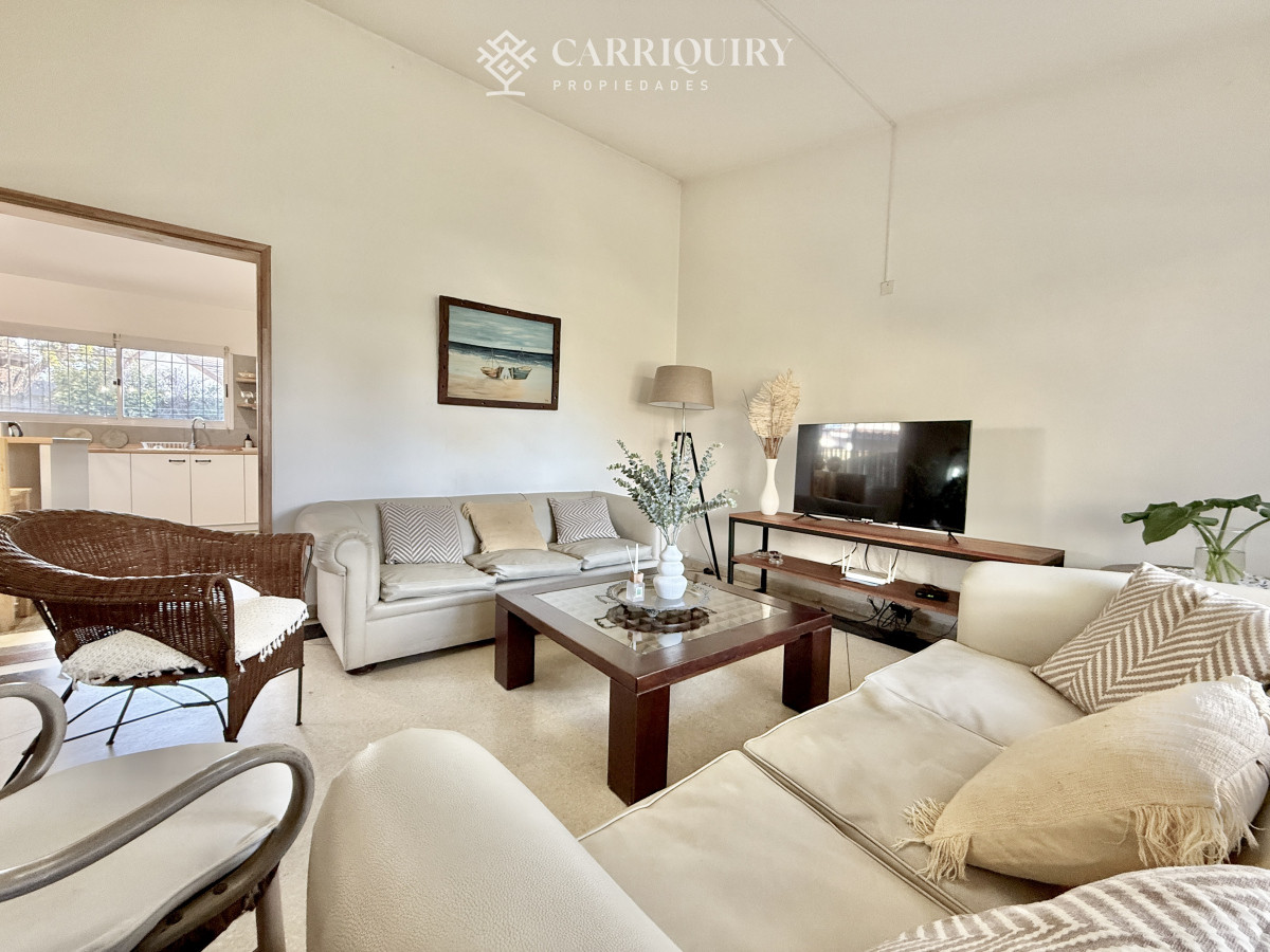 Casa ID.9087 - OPORTUNIDAD CASA EN PLAYA MANSA EN 4 DORMITORIOS ZONA CON POTENCIAL COMERCIAL
