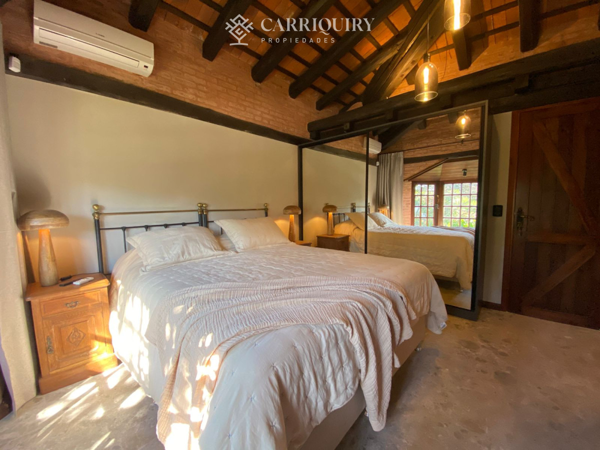 Casa ID.9040/Casa-amplia-de-4-dormitorios-en-suite-y-dependencia-de-servicio.-La-Barra--Montoya- - Casa en alquiler 4 dormitorios y dependencia. Piscina climatizada en Montoya