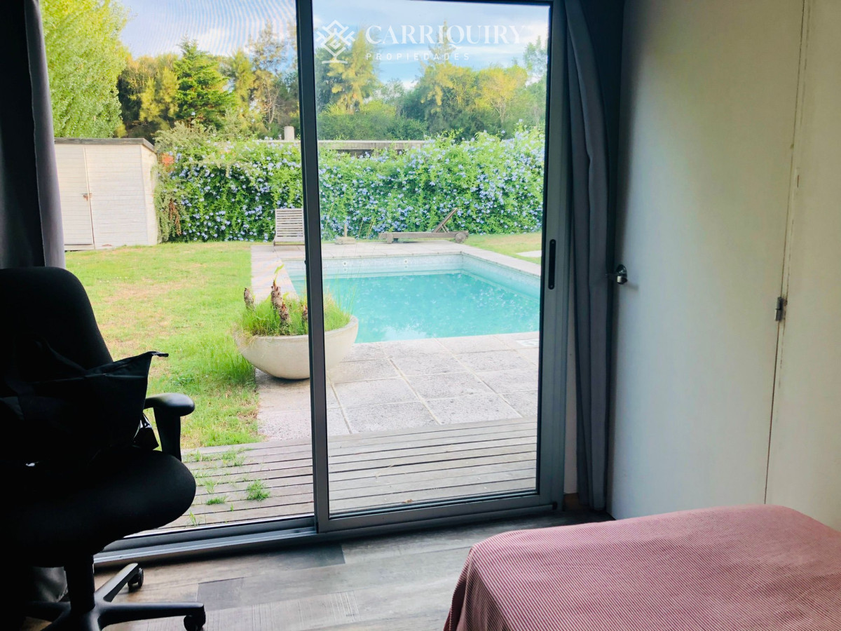 Casa ID.1222/Casa-en-alquiler-temporario-La-Juanita-3-dormitorios - Casa en alquiler temporario Lugano 3 dormitorios