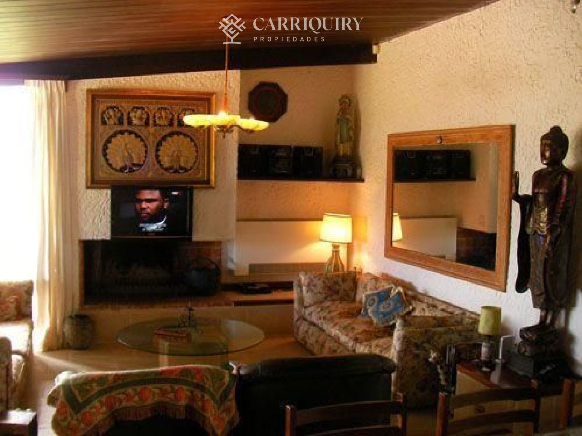 Casa ID.120/Casa-en-venta-Pinar-Del-Faro-5-dormitorios - Casa en alquiler temporario en Pinares, Playa Mansa 5 dormitorios