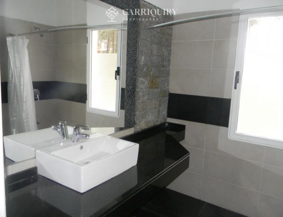 Casa ID.124/Se-Vende-Casa-Nueva-en-Altos-de-Punta-de-Piedra - Casa en venta  Montoya 6 dormitorios