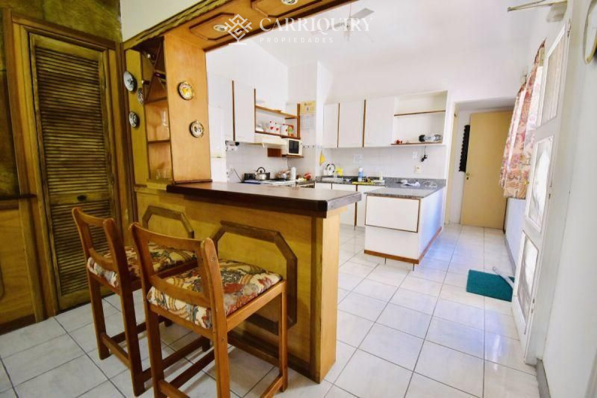 Casa ID.2527/Alquiler-temporario-de-Casa-3-DORMITORIOS-y-dependencia-en-Playa-Mansa,-Punta-del-Este - Casa en alquiler temporario Playa Mansa 3 dormitorios