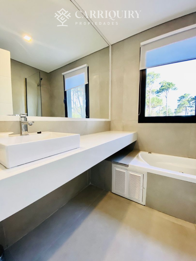 Casa ID.3398/Venta-Casa-6-dormitorios-Barrio-Golf,-Punta-del-Este - Casa en alquiler temporario José Ignacio 4 dormitorios