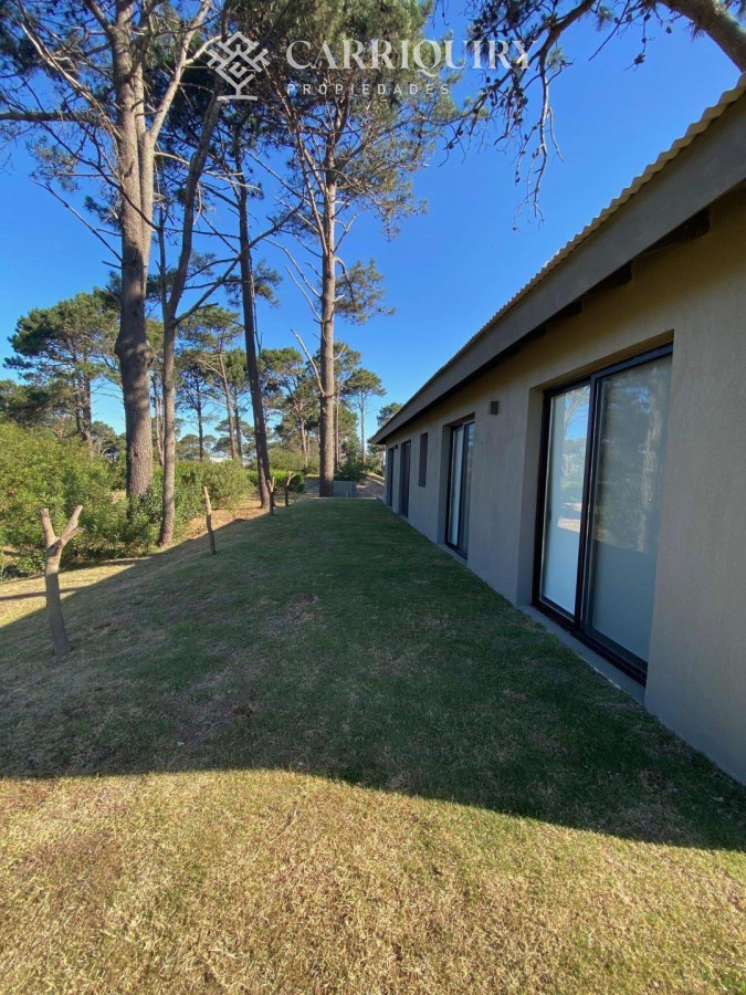 Casa ID.3398/Venta-Casa-6-dormitorios-Barrio-Golf,-Punta-del-Este - Casa en alquiler temporario José Ignacio 4 dormitorios