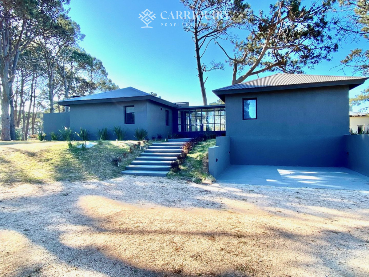 Casa ID.3398/Venta-Casa-6-dormitorios-Barrio-Golf,-Punta-del-Este - Casa en alquiler temporario José Ignacio 4 dormitorios