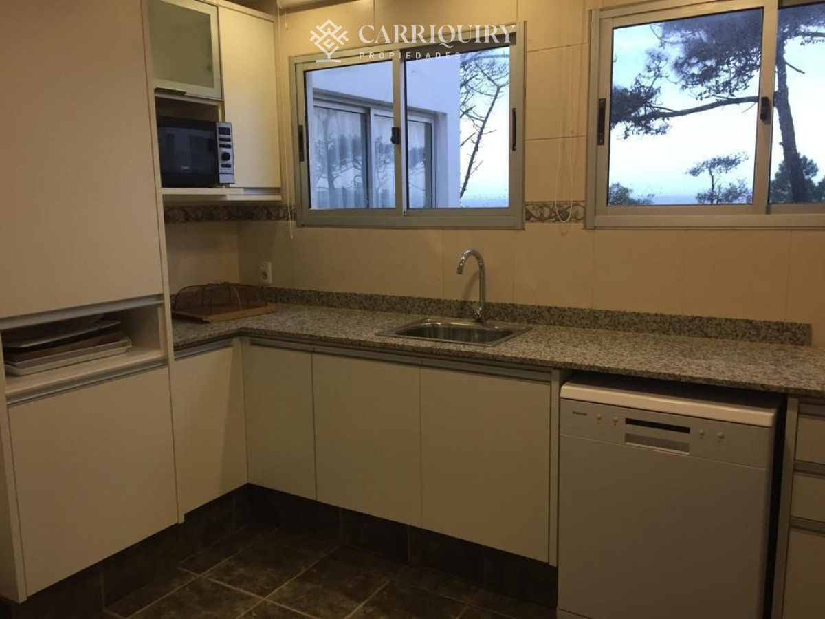 Casa ID.3622/Casa-en-alquiler-temporario-Montoya-5-dormitorios - Casa en venta Montoya 5 dormitorios Vista al mar